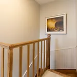 Spacious Family Friendly 3-bed With Private Courtyard Walk To Centre Dom wakacyjny