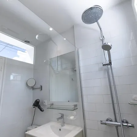 Holiday home Spacious Family Friendly 3-bed With Private Courtyard Walk To Centre