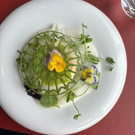 Spacious Family Friendly 3-bed With Private Courtyard Walk To Centre Holiday home Cognac