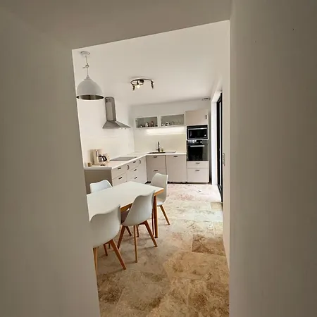 Spacious Family Friendly 3-bed With Private Courtyard Walk To Centre * Cognac