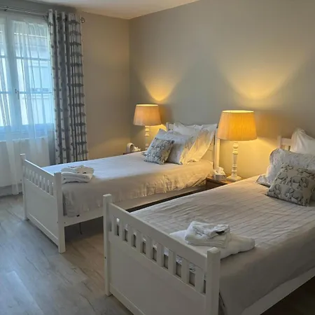 Holiday home Spacious Family Friendly 3-bed With Private Courtyard Walk To Centre Cognac